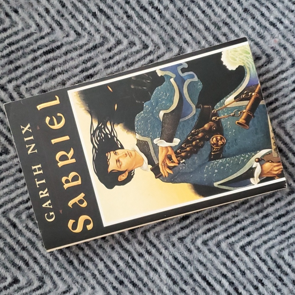 📦Sabriel – Book 1 of the Old Kingdom Series – Garth Nix